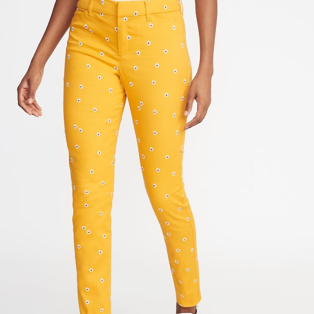 Old Navy Mid-Rise Daisy Print Pixie Pants